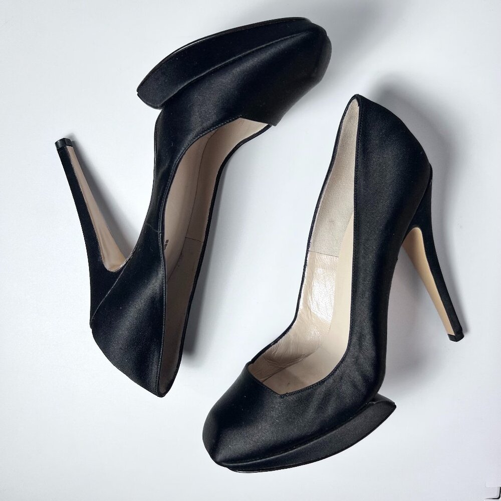 NWOT NICHOLAS KIRKWOOD Black Satin Edge Slip-On Platform Pumps Sz 7
